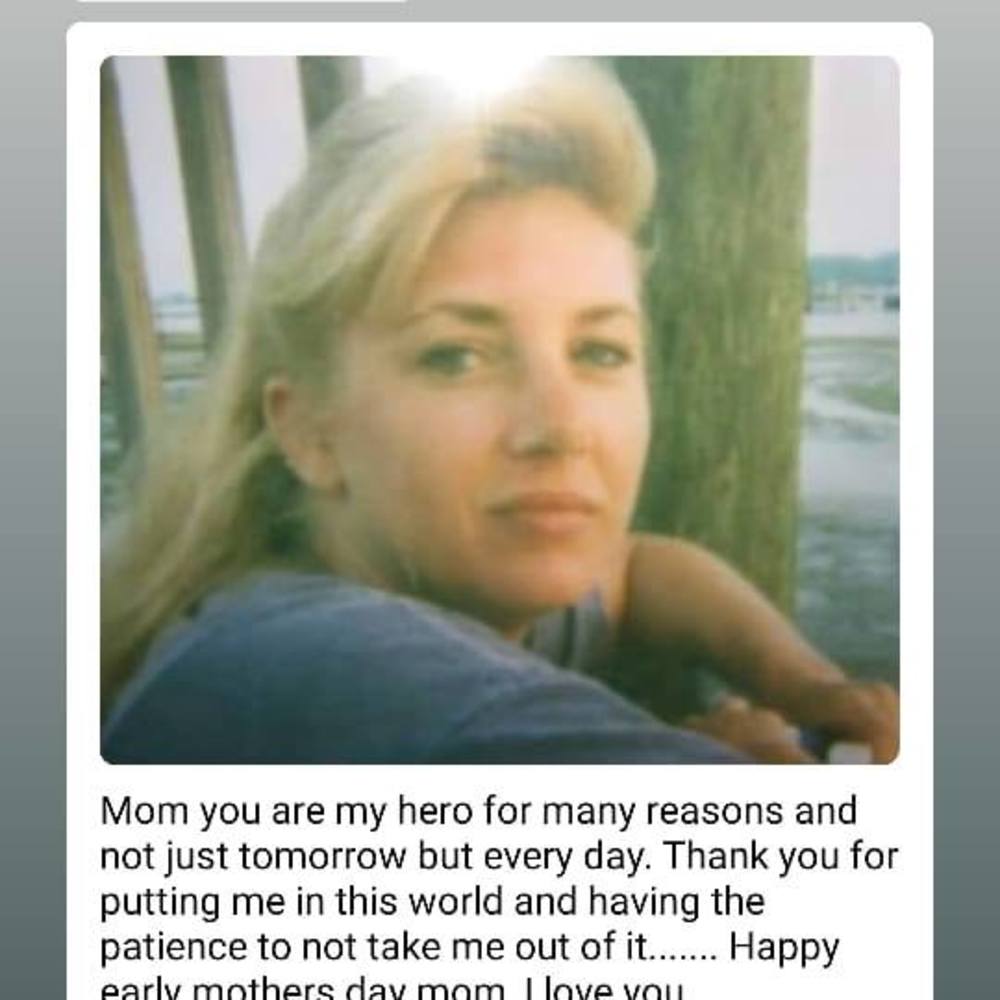 Meet your Posher, Deedee